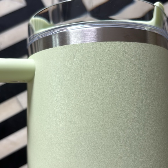 Stanley 40oz Cup Pale Lime - Picture 3 of 8